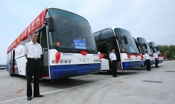 企業租用專用豪華大巴車